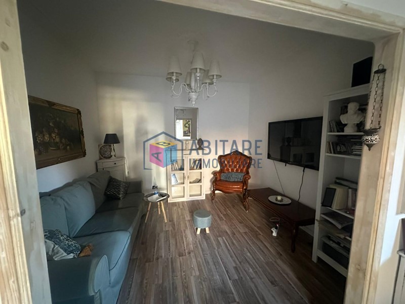 Appartamento in Vendita a Guardistallo, 127'000&euro;, 140 m²