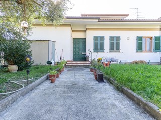 Appartamento in Vendita a Vinci, zona Toiano, 259'000&euro;, 112 m²