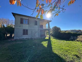 Villa in Vendita a Castagneto Carducci, 550'000€, 200 m², arredato, con Box