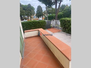 Villetta a schiera in Vendita a Camaiore, zona Lido di Camaiore, 489'000&euro;, 130 m², arredato