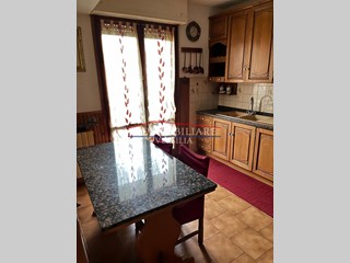 Appartamento in Vendita a Massa, zona Romagnano, 165'000€, 110 m², arredato, con Box