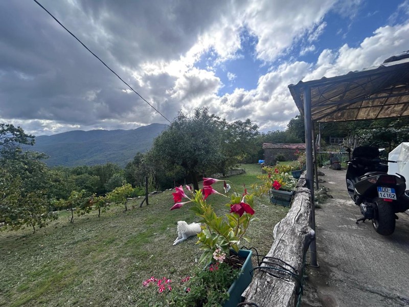 Casa Indipendente in Vendita a Pontremoli, zona Grondola, 180'000&euro;, 200 m², arredato