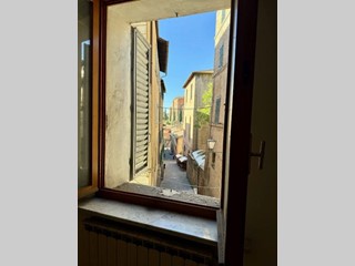 Appartamento in Vendita a Siena, 410'000€, 155 m²