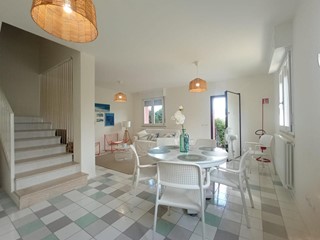 Casa Indipendente in Affitto a Arcola, 2'000€, 200 m², arredato