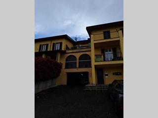 Trilocale in Vendita a Stradella, zona Casamassimini, 30'600&euro;, 107 m²