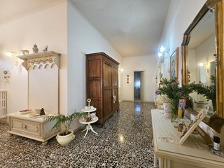 Casa Indipendente in Vendita a Cascina, 410'000&euro;, 155 m², con Box