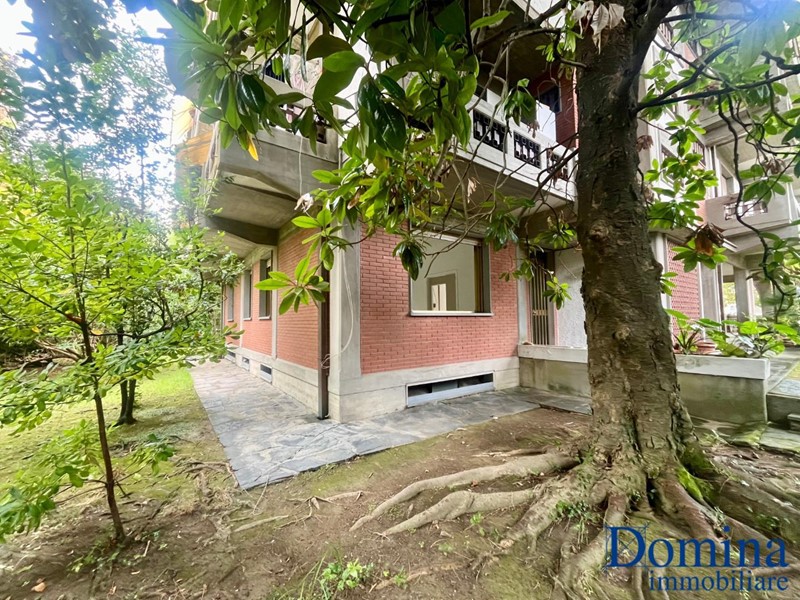 Trilocale in Vendita a Massa, zona Marina di Massa, 330'000€, 102 m², con Box