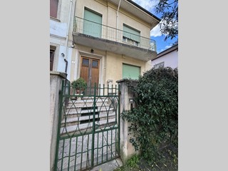 Casa Indipendente in Vendita a Viareggio, 550'000&euro;, 150 m²