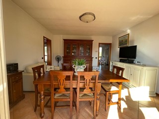 Quadrilocale in Vendita a Lucca, zona San Concordio Contrada, 250'000€, 90 m², arredato, con Box