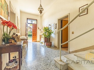 Casa Indipendente in Vendita a San Giuliano Terme, 650'000&euro;, 380 m², con Box