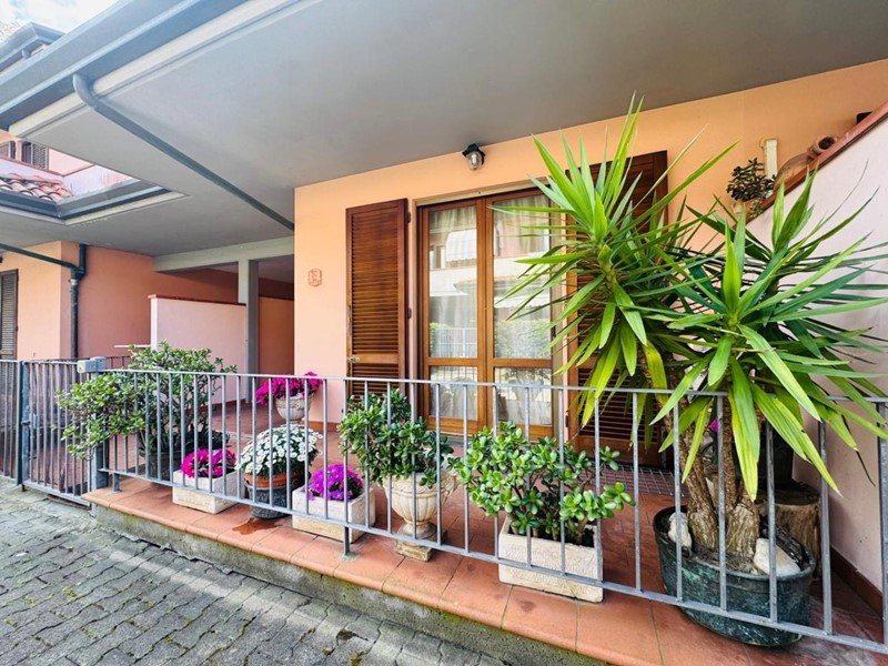 Villetta a schiera in Vendita a Viareggio, zona Torre Del Lago Puccini, 299'000&euro;, 127 m²