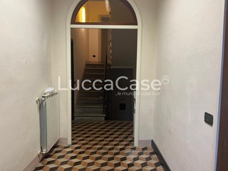 Ufficio in Affitto a Lucca, zona San Marco, 1'500&euro;, 100 m²