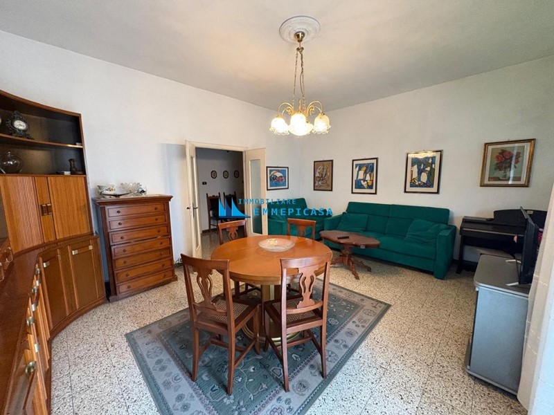 Quadrilocale in Vendita a Massa, 185'000€, 100 m², arredato