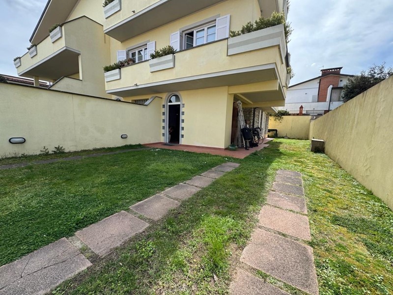Casa Semi Indipendente in Vendita a Viareggio, 450'000&euro;, 110 m²