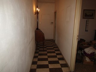 Appartamento in Vendita a Carrara, 140'000&euro;, 110 m²