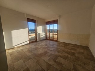 Appartamento in Vendita a Collesalvetti, 185'000€, 110 m², con Box