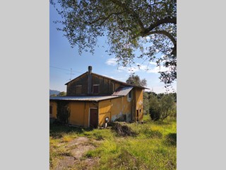 Casa Indipendente in Vendita a Carrara, 600'000&euro;, 150 m²