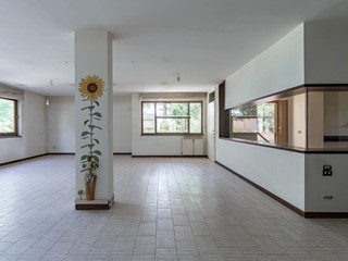 Ufficio in Vendita a Vinci, zona Sovigliana, 180'000&euro;, 170 m²