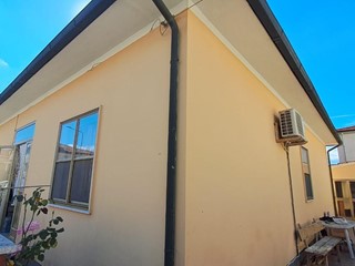 Casa Indipendente in Vendita a Cecina, zona San Pietro In Palazzi, 330'000&euro;, 135 m², con Box