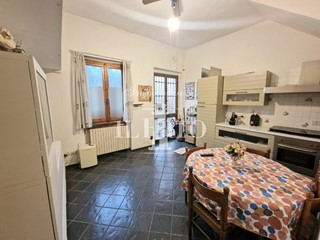 Casa Indipendente in Vendita a Campi Bisenzio, zona San Martino, 181'000&euro;, 75 m²