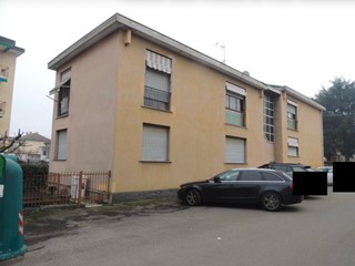 Appartamento in Vendita a Voghera, 34'500&euro;, 93 m², con Box