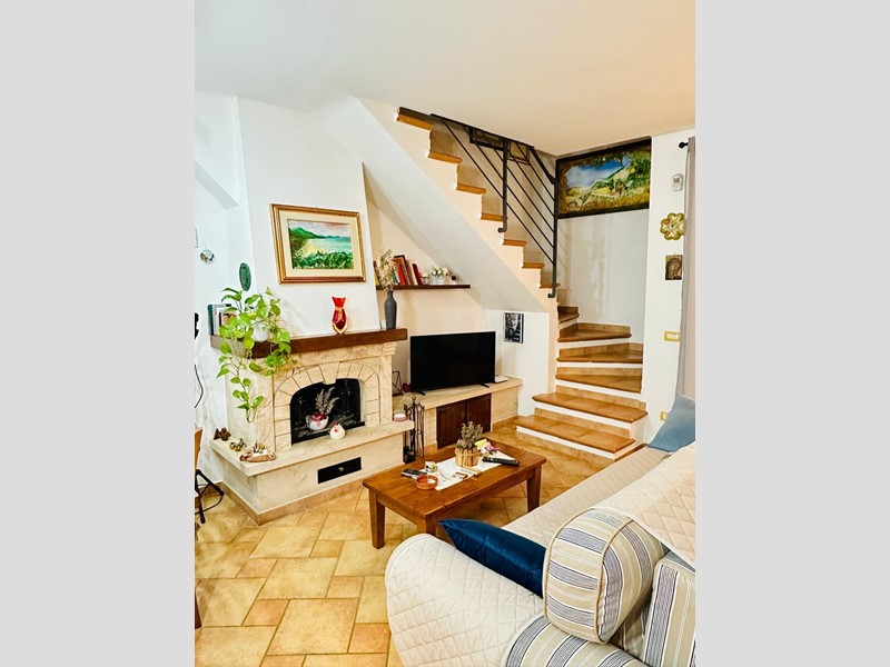 Casa Indipendente in Vendita a Siena, zona Taverne D'arbia, 290'000&euro;, 135 m², arredato, con Box