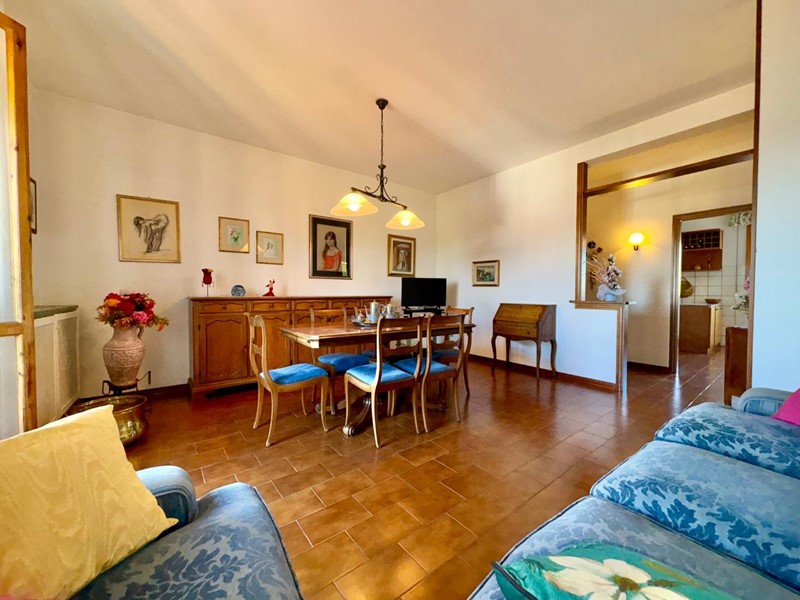 Quadrilocale in Vendita a Cascina, 150'000&euro;, 95 m², arredato, con Box