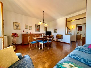 Quadrilocale in Vendita a Cascina, 150'000&euro;, 95 m², arredato, con Box