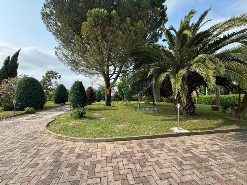 Villa bifamiliare in Vendita a San Giuliano Terme, zona Pontasserchio, 340'000&euro;, 115 m², con Box
