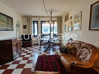 Appartamento in Vendita a Lucca, zona San Filippo, 175'000€, 70 m², arredato