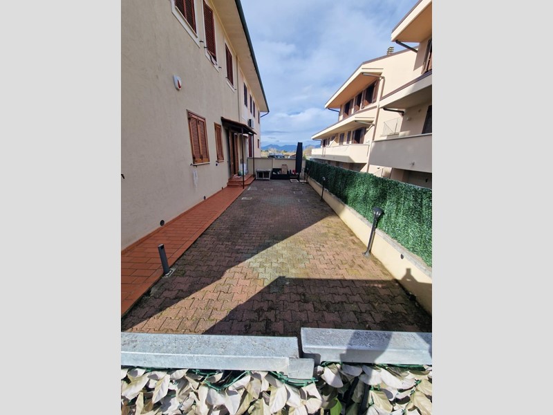Trilocale in Vendita a Collesalvetti, 175'000€, 75 m², arredato