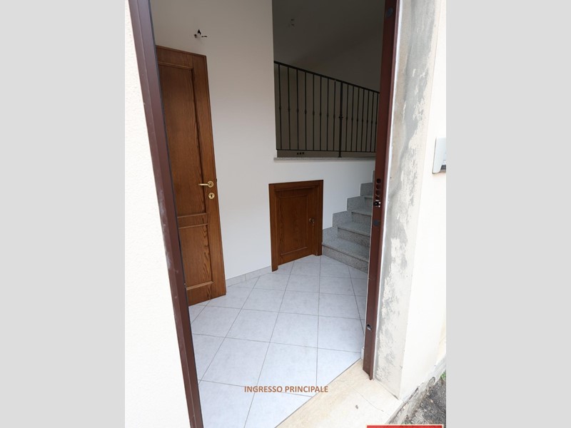 Quadrilocale in Vendita a Poggibonsi, 170'000€, 90 m², con Box