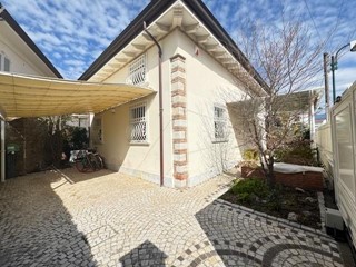 Villa in Vendita a Forte dei Marmi, 3'500'000&euro;, 190 m², arredato