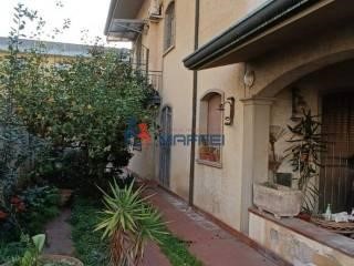 Villa bifamiliare in Vendita a Viareggio, 430'000&euro;, 190 m², arredato