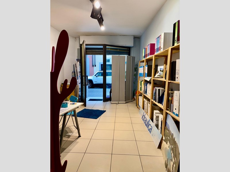 Immobile commerciale in Vendita a Empoli, 65'000&euro;, 62 m²