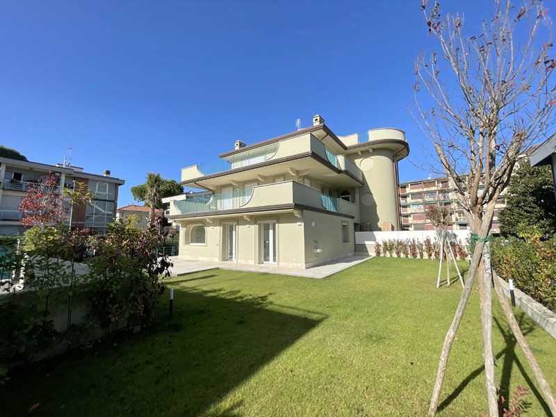 Appartamento in Vendita a Viareggio, 1'280'000&euro;, 120 m²
