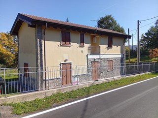 Casa Indipendente in Vendita a Monchio delle Corti, 220'000&euro;, 180 m², arredato