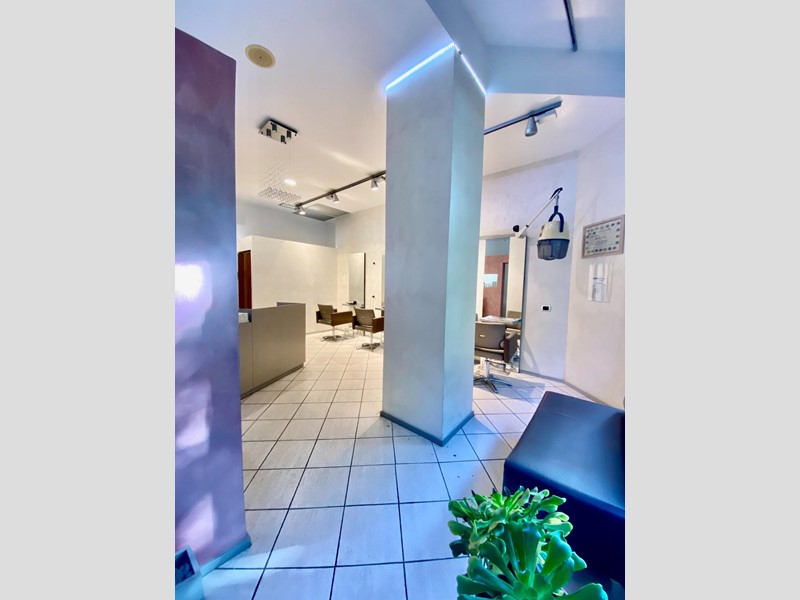 Negozio in Vendita a Prato, 100'000&euro;, 50 m²