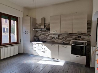 Quadrilocale in Vendita a Poggibonsi, 180'000€, 99 m²