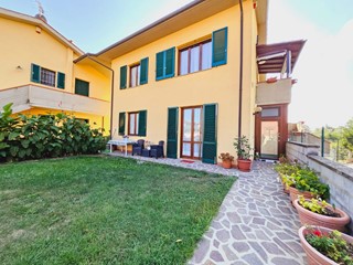 Quadrilocale in Vendita a Casciana Terme Lari, 185'000&euro;, 89 m², con Box