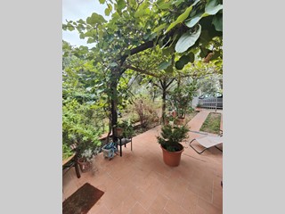 Casa Indipendente in Vendita a Cascina, 299'000&euro;, 163 m², arredato, con Box