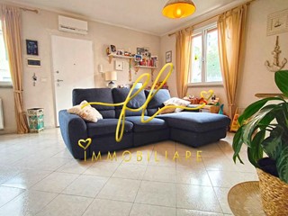 Villa bifamiliare in Vendita a Rosignano Marittimo, 180'000&euro;, 110 m²