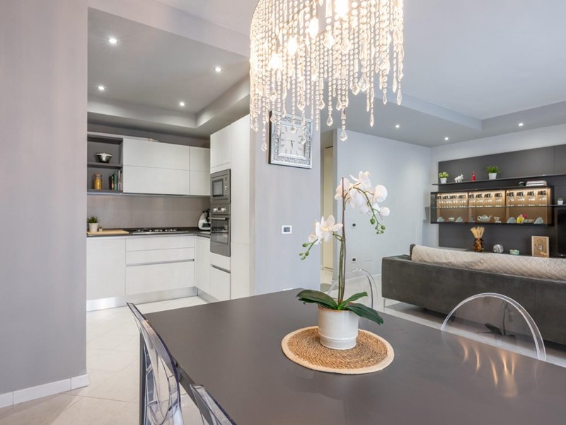 Appartamento in Vendita a Cascina, 220'000&euro;, 130 m², con Box