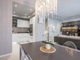 Appartamento in Vendita a Cascina, 220'000&euro;, 130 m², con Box