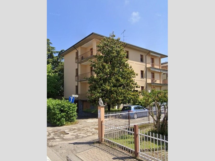 Quadrilocale in Vendita a Voghera, 57'500&euro;, 124 m², con Box