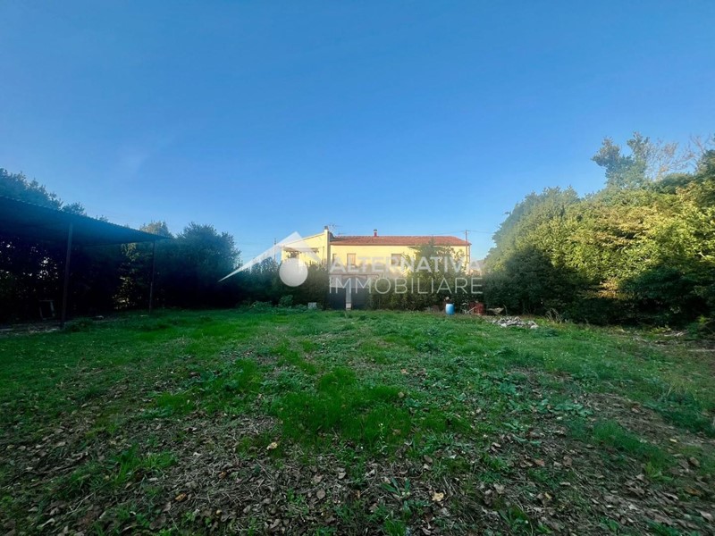 Casa di corte in Vendita a San Giuliano Terme, zona San Martino a Ulmiano, 412'000&euro;, 400 m²