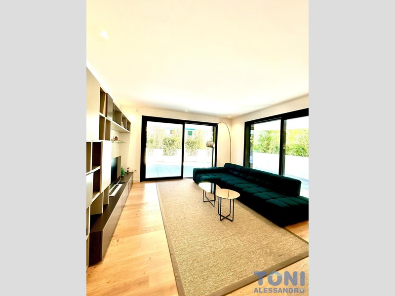 Appartamento in Vendita a Empoli, 750'000&euro;, 110 m², arredato, con Box