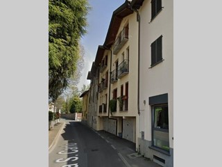 Trilocale in Vendita a Verano Brianza, 67'500&euro;, 53 m², con Box