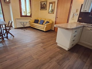 Trilocale in Vendita a Castagneto Carducci, zona Donoratico, 160'000€, 65 m², arredato, con Box