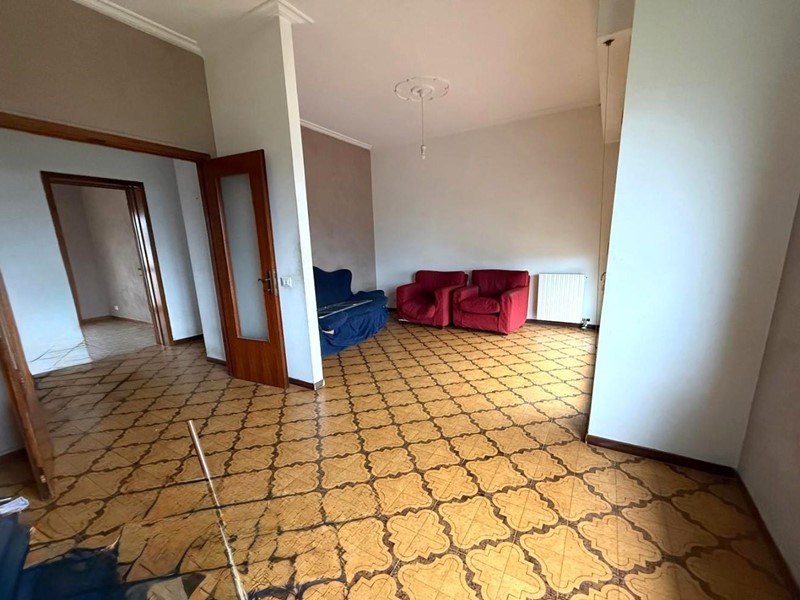 Appartamento in Vendita a Capannori, zona Marlia, 135'000&euro;, 120 m², con Box